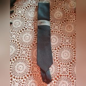 Reaction Kenneth Cole Tie NWT
